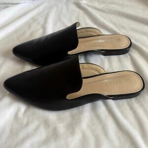 NEW MUSSHOE Ella Quin Black Mules Women’s 9.5 Slip-ons Flats Pointed Toe